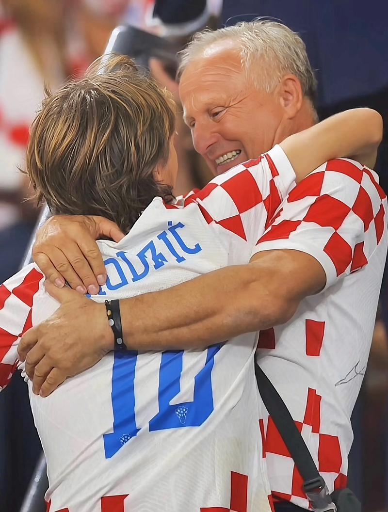 韩足晚报（2025.11.6）黄仁范缺席，韩国启用B计划