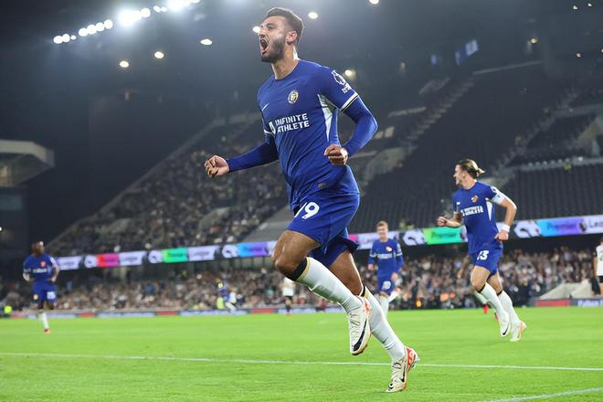 拓媒：杨瀚森面对艰难的对位但从未退缩，这对他算是一种胜利