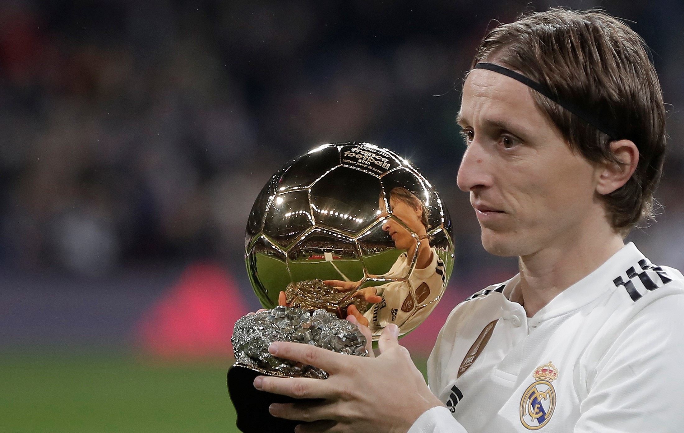 斯卢茨基：我们丢球后不得不加强进攻，这给了对手很多空间