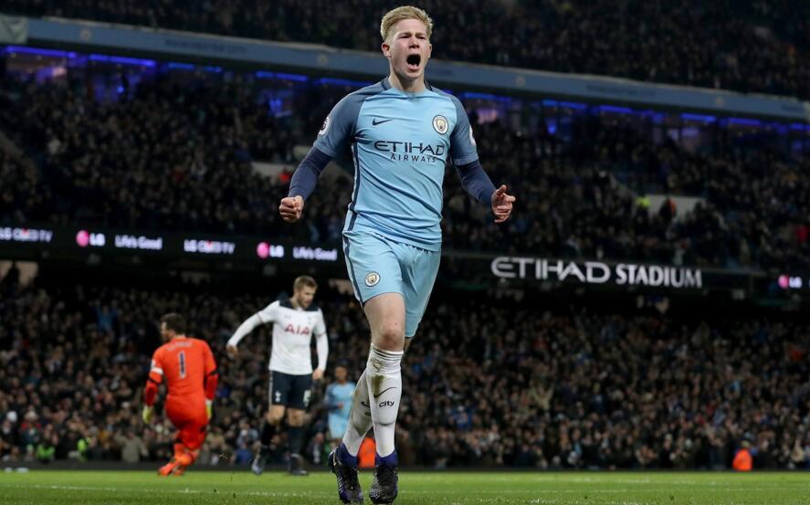 怀特30分钟内砍30+7+9+5三分，绿军队史首人